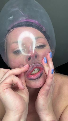 Sultry Silvea Quickie Condom Breathplay