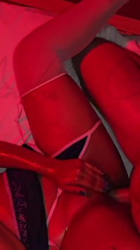 Influencer Debuts a Big Dick Guy Raw, Untill He Cums Inside of Her - Handre POV