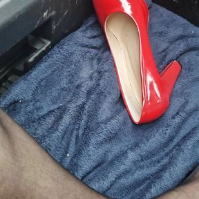 Cum in the high heels from my neighbour