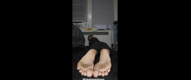 While laying on the floor watching TV I turn around to find my sisters husband jerking off to my dirty soles.