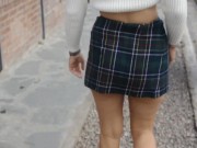 muestra su plug anal en público
