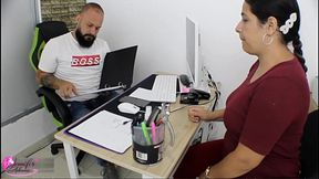 I come to a hot deal with my boss to get a better salary and he ends up giving me his cum on my tits - Porn