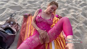 baisee par 4 voyeurs et douche de sperme une nouvelle fois a la plage, j ...