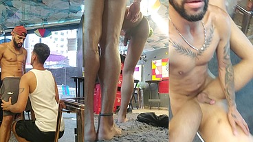 Ao ar livre ,no vidro todo mundo passando