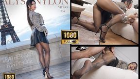 231 ALYSA NYLON SE FAIT BAISER EN COLLANT NYLON ET JUPE EN CUIR FULL HD