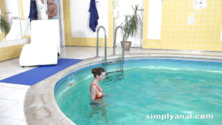 Szopás, szopás, szopás &#8211; fétisvideó, melyen a barna Rebeca Kubi és Rebeka Ruby a segglyukból a szájukba kapják a faszukat Lucky Lutro által