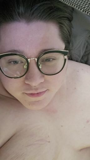 Getting a Nice, Hot Cumshot on My Face!