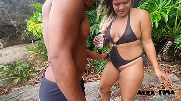 Chupei a Buceta da - Paty Bumbum - Com cerveja, e depois trazei com a safada