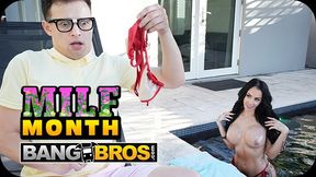 Hot - Danae Mari Convinces Her Nerdy Stepson To Put Some Oil On Her Perfect Round Tits