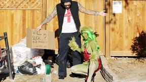 ”The Grinch gives up & wants some ass fucking”