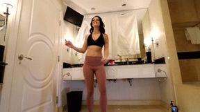 INEED2PEE Sunshine Tampa Bae pissing her yoga pants fun!
