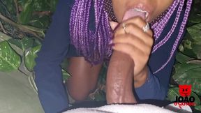 preta fogosa punhetando na moto e dando buceta no mato da favela pra joaoosafado