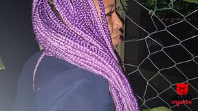 preta fogosa punhetando na moto e dando buceta no mato da favela pra joaoosafado