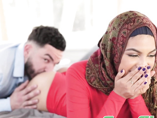 ”FAMILY STROKES Maya Farrell seduces stepbrother into fucking her hardcore”