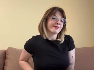 Pretty brunette hair shows off her lush titties