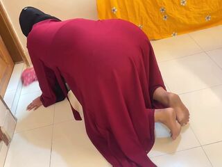 Large Booty Curvy Muslim Hawt Stepmom Stuck below Daybed Then That babe crave Anal screw from me!