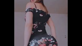 Morra rica culona en vestido  bailando