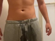 Pee wet one's pants/スウェット越しに放尿