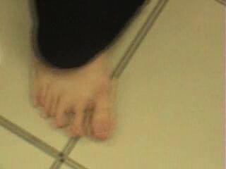 Kelley's size 10 feet !