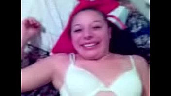 Pareja teniendo sexo y ella no se quiere que se la graben.