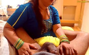 Hot Bhabhi Giving Hand Job Without Mood
