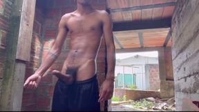 I found an abandoned house and I entered it to masturbate