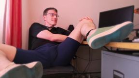 Horny wanking session in the office on webcam
