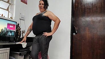 estava cheio de tesão falei pra minha empregada me chupar