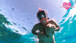 Immense Cupcakes under Water