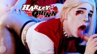 Harley Quinn Cosplayer Njuter Av Deep Throat Avsugning med Stora Bröst och Stor Röv