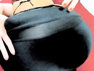 Spouse films his wife shaking her large butt