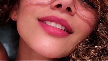 Vizinha T&iacute_mida com Seios Grandes Naturais Me Provocou com o Decote e Rebolou com os Peitos Quicando e Pulando sobre meu pau!