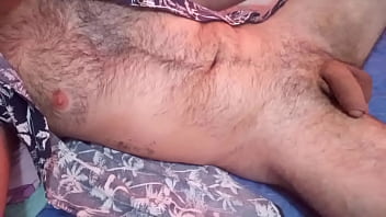 Le env&iacute_o un video desnudo a mi madrastra