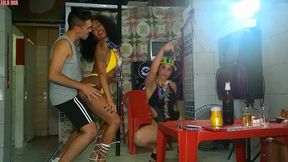 acontece no baile de carnaval o japa nao deu mole e fudeu o cuzinho da moreninha ariella ferraz