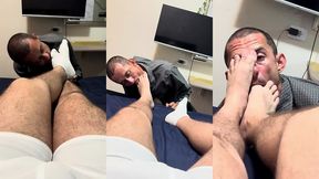 slim twink foot slave: kissing, caressing & worshipping master’s feet