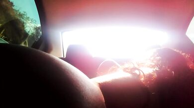 Blonde public flashing yanks the driver into wild car jerk off