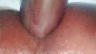 ソロのアマチュア熟女インド人MILFが自分の引き締まったお尻を激しく叩く