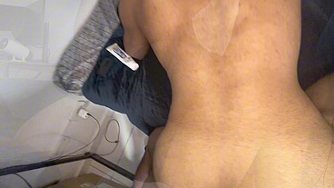 MACHO RABUDO LEVANDO ROLA BEM GOSTOSO NO CUZINHO! COMPLETO