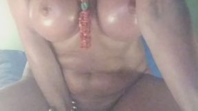 cavalcata dildo con olio sulle tette - dildo riding with oil on breasts