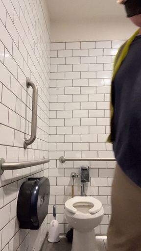 Chubby White Guy Shows Off His Big Ass.