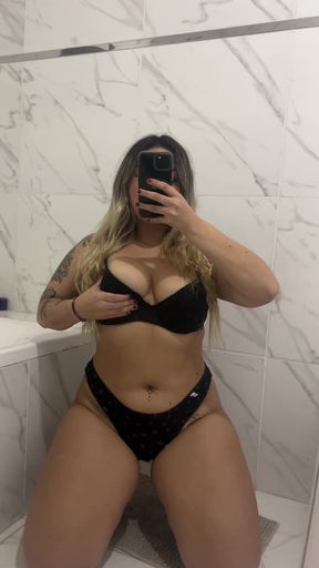 Professional blonde sit and enjoy bathroom babe status