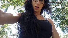 sai pra passear de manha no parque e o tesao me fez gozar na linha do trem