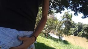 sai pra passear de manha no parque e o tesao me fez gozar na linha do trem