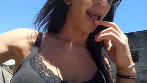 sai pra passear de manha no parque e o tesao me fez gozar na linha do trem