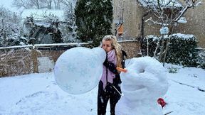 Evil-Lyn blow to pop 2x 18inch Stuffer while it snows - she shows her face!