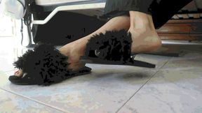 In black slippers in the garden MP4 (1920x1080) FHD