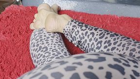 Relaxed Milah invites you to fuck her soles