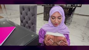 Hijabi MILF Teacher Gets Hot