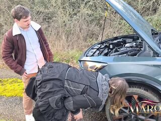 Broken Down on a Country Road - This chab Eats My Snatch and Then Bangs Me on the Hood and in the Trunk
