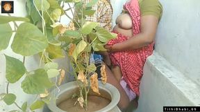 Desi Bhabi and Her Boyfriend Outdoor Sex in Shari